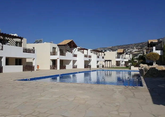 With Shower E5, Full Kitchen, Poolside, Free Wifi