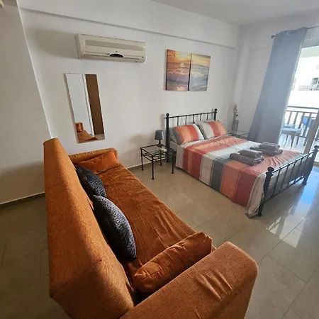 Appartement With Shower E5, Full Kitchen, Poolside, Free Wifi