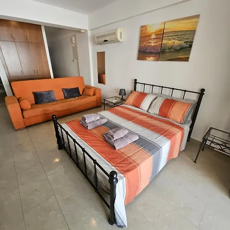 Appartement With Shower E5, Full Kitchen, Poolside, Free Wifi Peyia