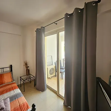 With Shower E5, Full Kitchen, Poolside, Free Wifi Апартаменты