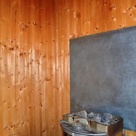 With Shower E5, Full Kitchen, Poolside, Free Wifi