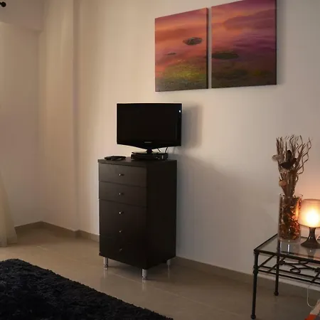 With Shower E5, Full Kitchen, Poolside, Free Wifi