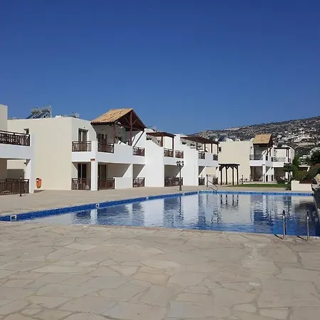 With Shower E5, Full Kitchen, Poolside, Free Wifi