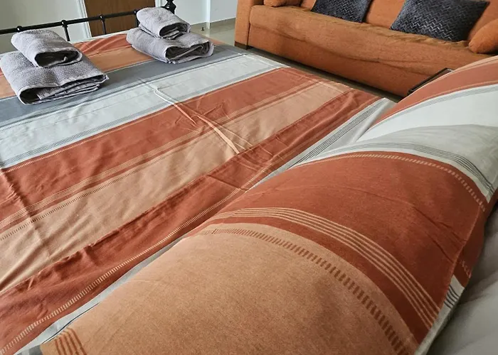 With Shower E5, Full Kitchen, Poolside, Free Wifi Daire *