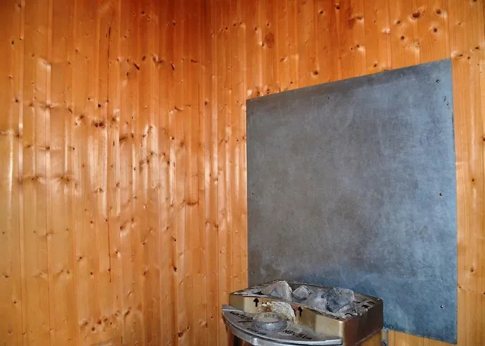 With Shower E5, Full Kitchen, Poolside, Free Wifi